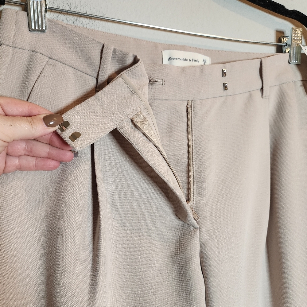 Abercrombie & Fitch Women's Light Taupe Straight-Leg Trousers - Picture 13 of 16